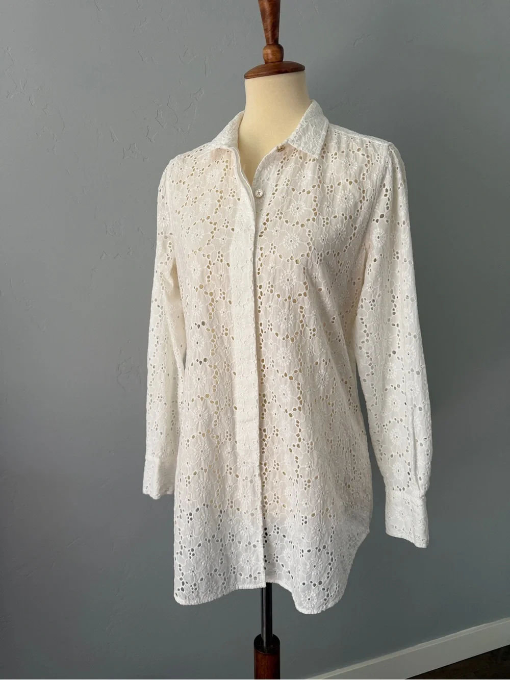 Tory Burch Size M Cotton Eyelet Long Sleeve Button Down Shirt